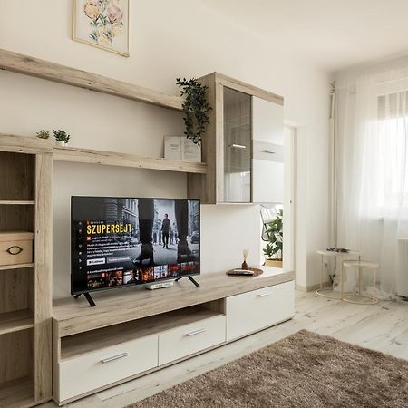 Malompark Apartman With Free Parking Дебрецен Экстерьер фото